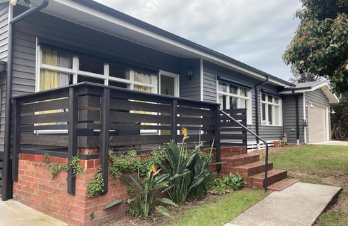 Capel Sound Cottage | Cottage by the Sea -Quick response 24/7