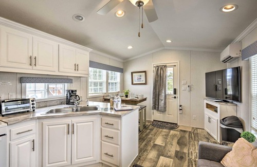 Pleasant Mount House | Cottage Complex Family & Pet-Friendly Autumn Midweek - 35% OFF Promo!