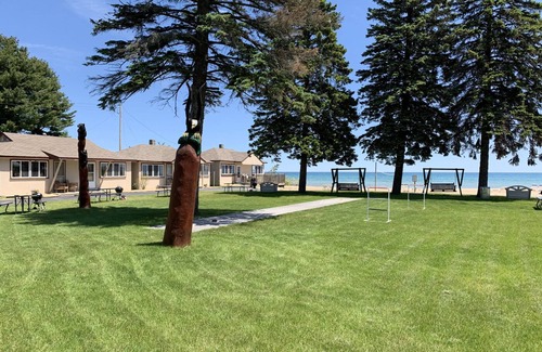 Northeastern Michigan Cottage | Cottage Cove · Lake Huron Beach Cottage No. 10