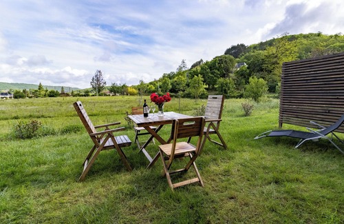Condat-sur-Vezere House | Cottage 'Gîte 3' with Mountain View, Shared Pool and Wi-Fi