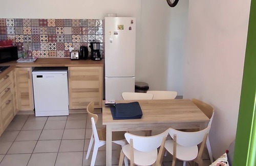 Entrechaux Cottage | Cottage 'Gîte Lavande' with Mountain View, Wi-Fi and Air Conditioning