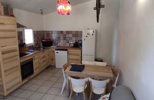 Entrechaux Cottage | Cottage 'Gîte Lavande' with Mountain View, Wi-Fi and Air Conditioning