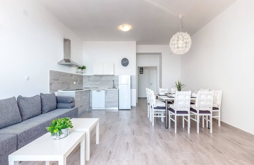 Dramalj Villa | Cottage in Jutland near Sea Beach