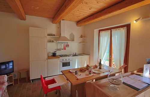 Montelabbate Cottage | Cottage in Montelabbate with Pool & Forest