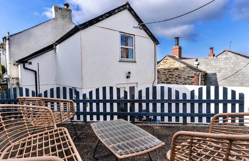 Porthleven Cottage | Cottage in Porthleven near Beach & Harbour