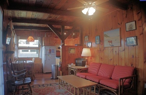 South Wellfleet Cottage | Cottage in Seashore, A/C in each BDRM! 375 Paces to Ocean, 3 BDRMs, 6 people-max