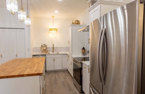 Fairbanks House | Cottage in the hills with room for the whole family!