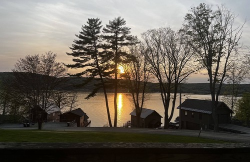 Bomoseen House | Cottage on east side of Lake Bomoseen, on-site boat slip included