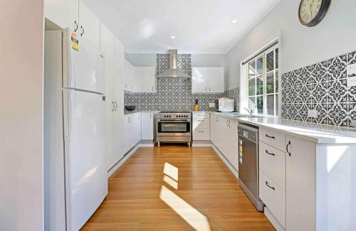 Orange House | Cottage on Lords