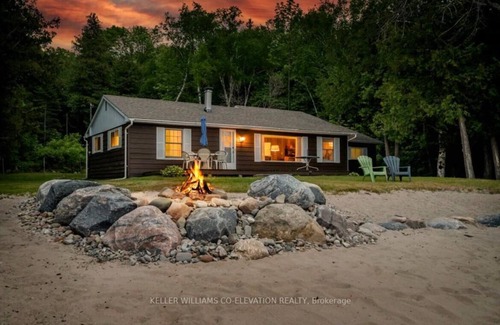 Tiny Cottage | Cottage on Private Beach