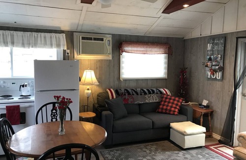 Colchester Cottage | Cottage On The Bluffs (Olive’s Place)