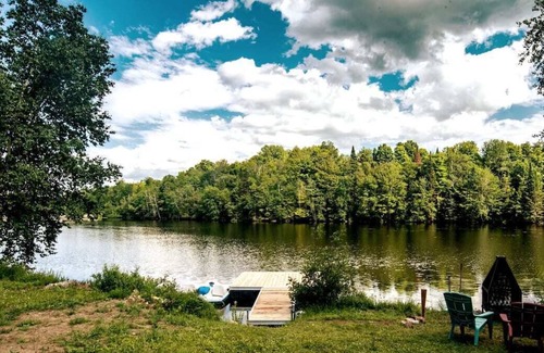 Saint-Calixte House | Cottage on the lake with SPA