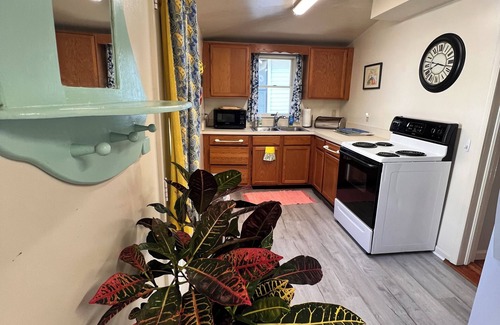 Fairview Beach Cottage | Cottage on the Potomac River