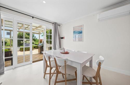 Aldinga House | Cottage On Vines - Aldinga - C21 SouthCoast Holidays