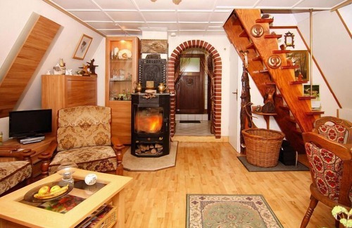 Perlin House | Cottage, Perlin