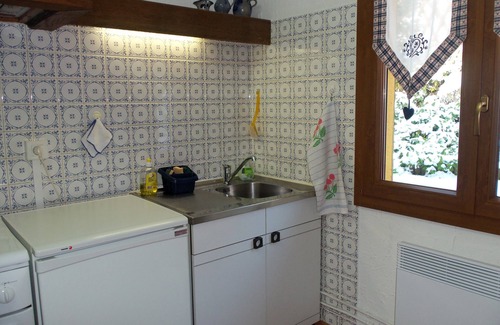Munster Ski Chalet | Cottage rental "with birds" small cottage very flowery