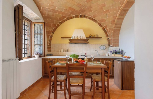 San Macario In Monte Cottage | Cottage 'Rustico Toscano' with Shared Pool, Shared Garden and Wi-Fi