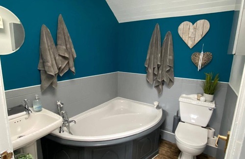 Trefor Cottage | Cottage - Sleeps 4 - Pet Friendly - Terrace