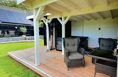 Oldekerk Cottage | Cottage the Bird's Nest with jacuzzi