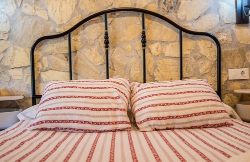 San Ambrosio Cottage | Cottage with Outdoor Private Pool & Wi-Fi