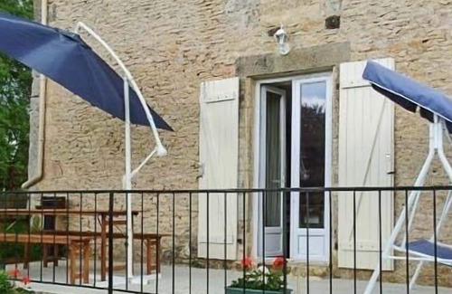 Thonac Cottage | Cottage with pool and garden, can accommodate 6 people, 2 bedrooms