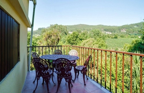 Penafiel Cottage | Cottage with Shared Pool