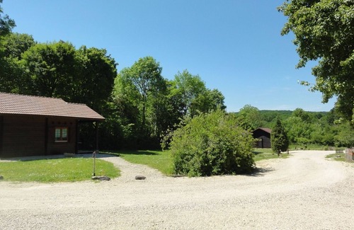 Saint-More Ski Chalet | Cottage wooden chalet near Vézelay in the countryside
