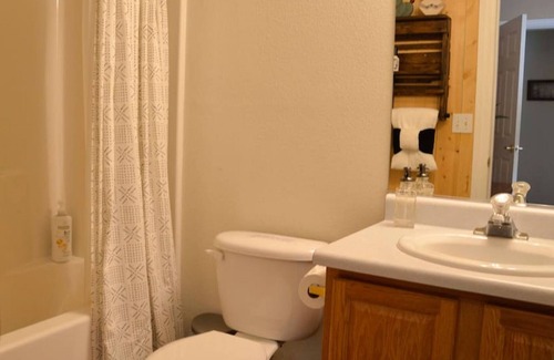 Drake Hotel | Couloir Duplex Cabin at The Woolly Bugger Inn (#16)