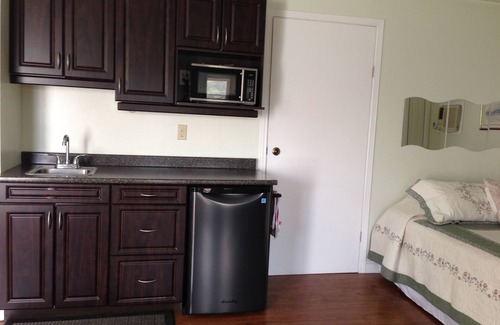 Douro-Dummer Bed & Breakfast | Country Atmosphere - City amenities, Minutes to downtown