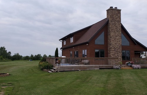 Hingham House | Country beauty on 5 acres