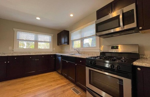 South Seaville House | Country Charm Farmhouse in Cape May County, NJ on 3 acres and close to beaches.