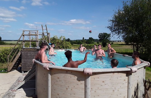 Segre-en-Anjou-Bleu House | country cottage, sleeps 15