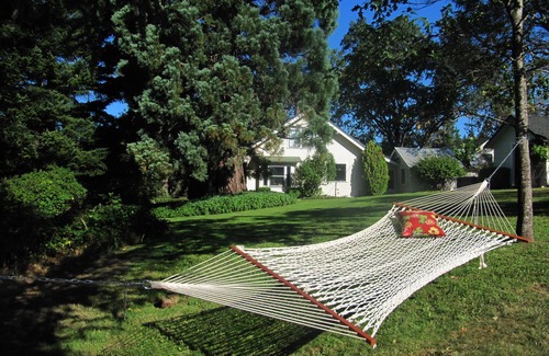 Grants Pass House | Country Estate with View of Rogue River Valley