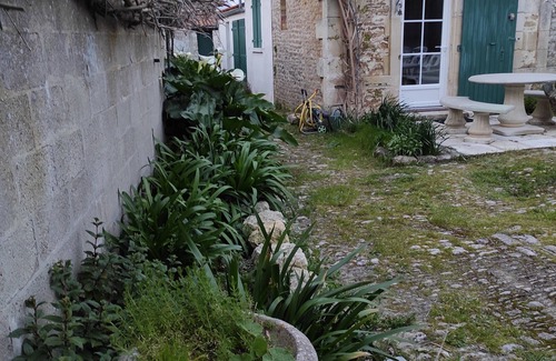 Cheray Villa | Country house, heating, parking, garden, fully enclosed, shops nearby