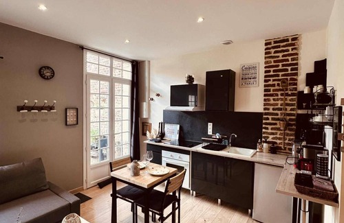 Chevincourt Apartment | Country gîte in a secure farmhouse