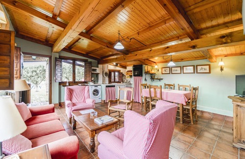Castrejon de la Pena House | Country House 'El Gallinero' with Mountain View and Private Garden