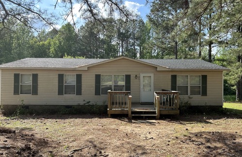 South Hill House | Country Home located close to town and Country Club
