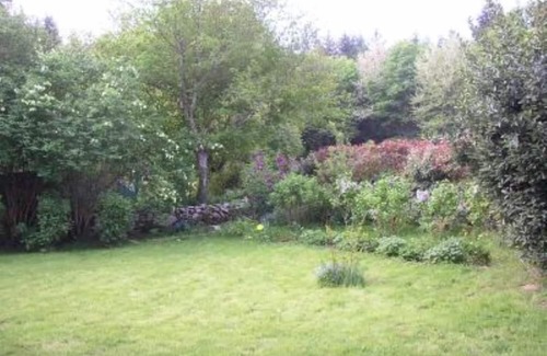 Toulx-Sainte-Croix House | Country house with swimming pool in a peaceful woodland setting
