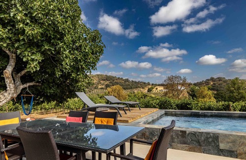 Montemor-o-Novo House | Country House 'Arinto' with Mountain View, Wi-Fi and Air Conditioning