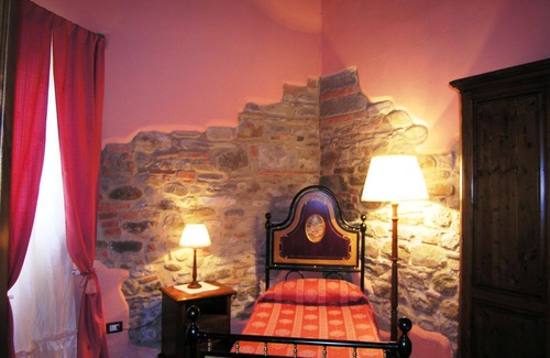 Vicchio Other | Country House /Farm House in Santo Stefano with 5 bedrooms sleeps 9