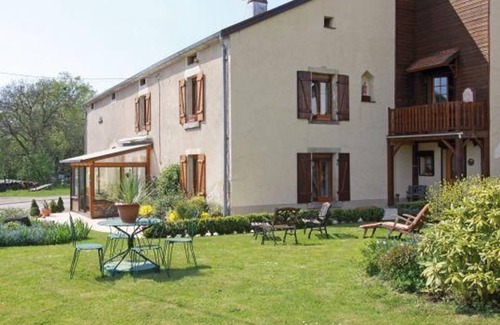 Francalmont Cottage | Country house near Luxeuil-Les-Bains with WiFi and orchard