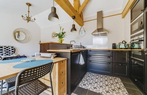 Vezac House | Country house, private Jacuzzi, shared pool, air conditioning, WIFI, parking.