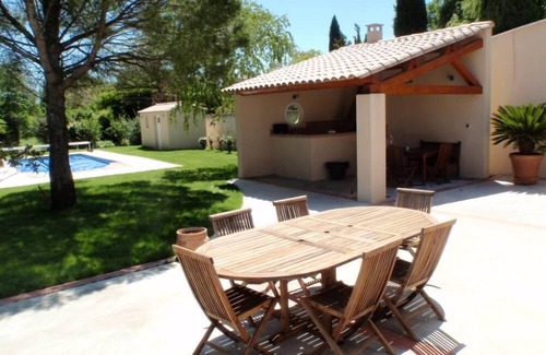 Courthezon House | Country house with 3500 m2 garden enclosed by a river and private swimming pool