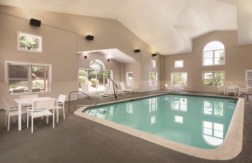 Hollins Hotel | Country Inn & Suites by Radisson, Roanoke, VA