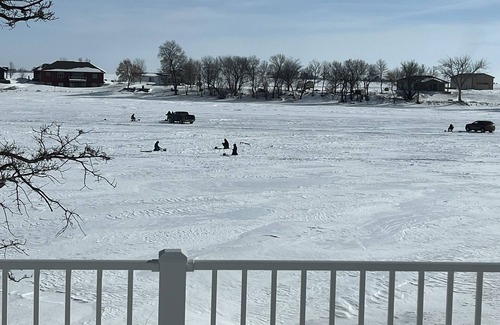 Palo Alto County House | Country lake house getaway accommodating large family-sized fun!