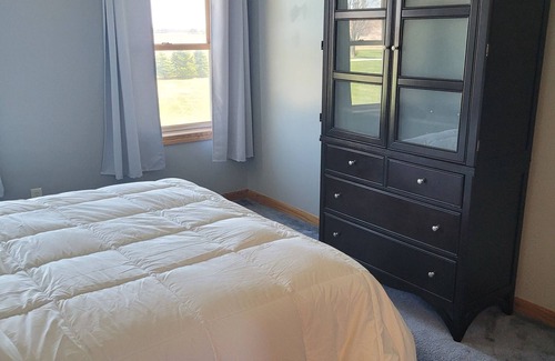 Fremont Other | Country Sunrise Vacation Home. Close to Cedar Point and Lake Erie Islands