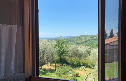 Elmo Villa | Country villa with swimming pool large garden and panoramic view of the hills