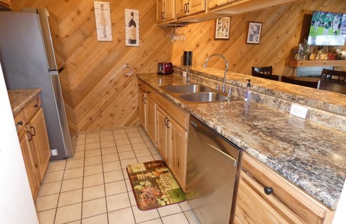 Bellaire Condo | Courtside Condo at Summit