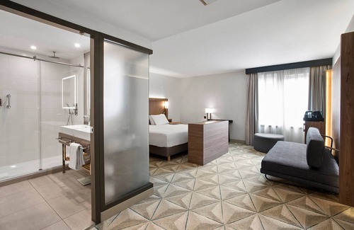 Issy-les-Moulineaux Hotel | Courtyard by Marriott Paris Porte de Versailles