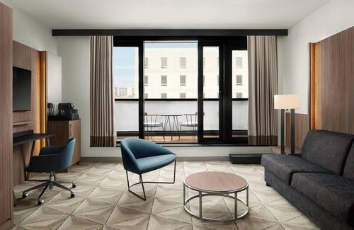 Issy-les-Moulineaux Hotel | Courtyard by Marriott Paris Porte de Versailles